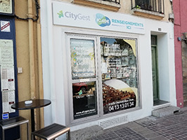 Enseigne à plat