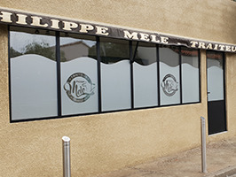 Enseigne vitrage
